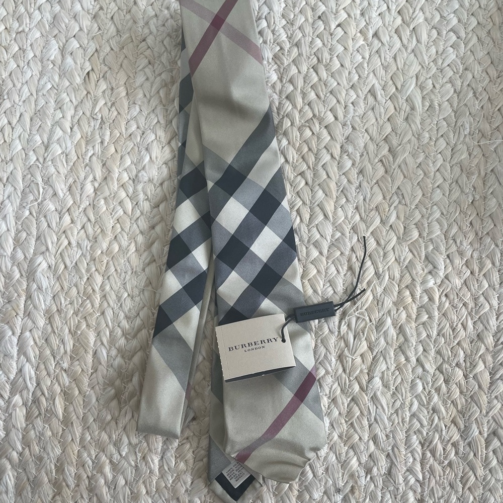 Burberry Silk Tie in Beige with Black and Burgundy Check